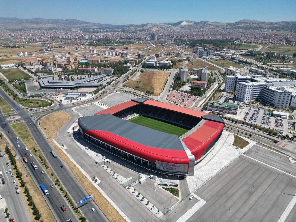 Çorum Şehir Stadyumu maçlara hazır 