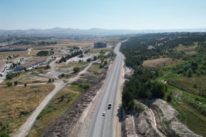 Belediye, Çorum’u yol ağlarıyla örmeye devam ediyor