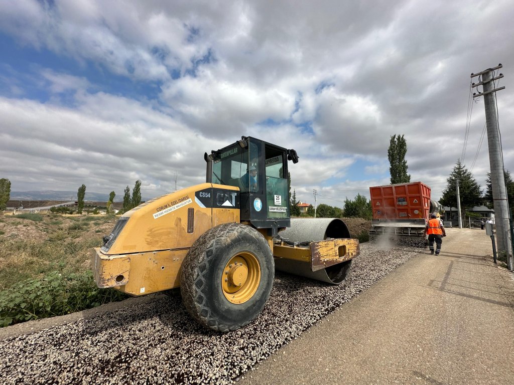 Bağ yollarında hummalı çalışma 
