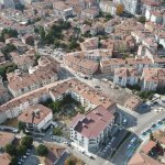 Belediye, yeni yollar için kamulaştırdığı yerleri yıkıyor