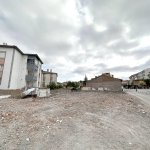 Belediye, yeni yollar için kamulaştırdığı yerleri yıkıyor