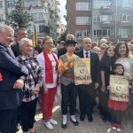 Belediye, “Cumhuriyet Mecmuası” dağıttı