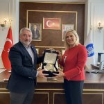 Başkan Aşgın’a milli takım forması