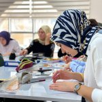 İhtisas atölyelerinde kadınlar meslek sahibi oluyor