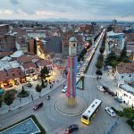 Saat kulesine kardeşlik bayrağı