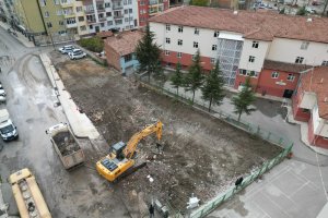 Belediye, İmam Hatip Lisesi bahçesini genişletiyor