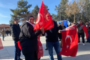 Belediyeden vatandaşlara Türk Bayrağı
