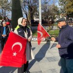 Belediyeden vatandaşlara Türk Bayrağı