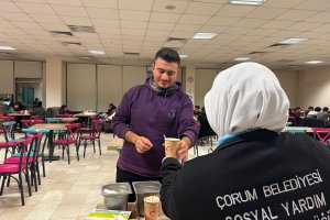 Belediyeden üniversite öğrencilerine çorba ikramı