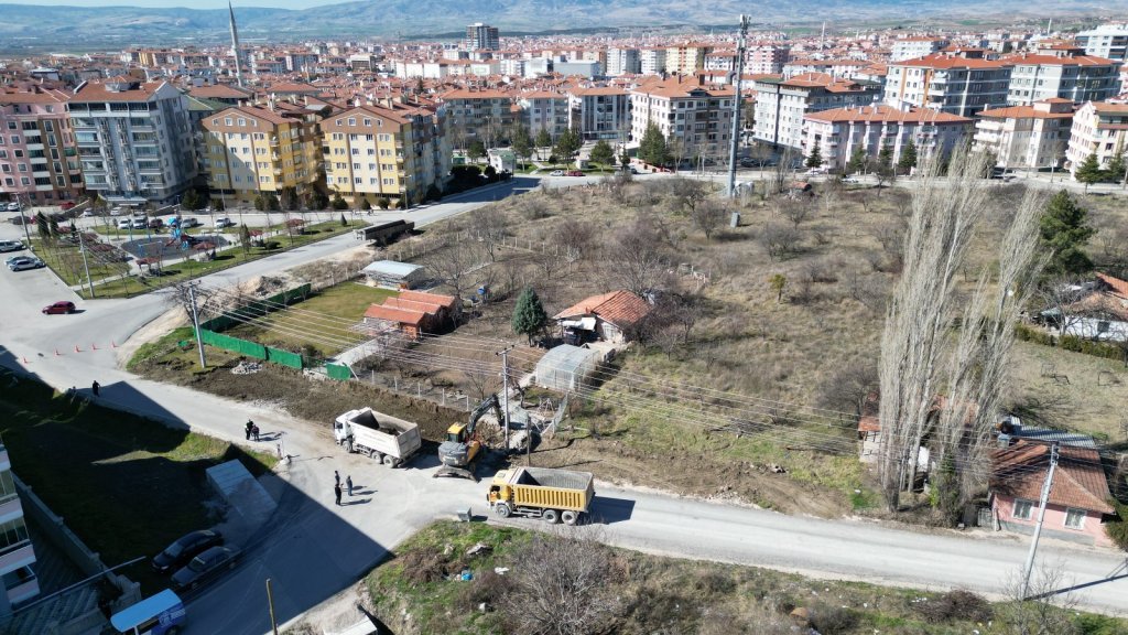 Ahçılar 2. Cadde’de yol genişletme çalışması