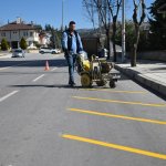 Otobüs durakları yol çizgileri ile belirleniyor