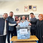 Başkan Aşgın ailesiyle birlikte oy kullandı 