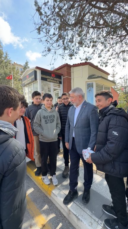 Başkan Aşgın’dan Öğrencilere Sürpriz