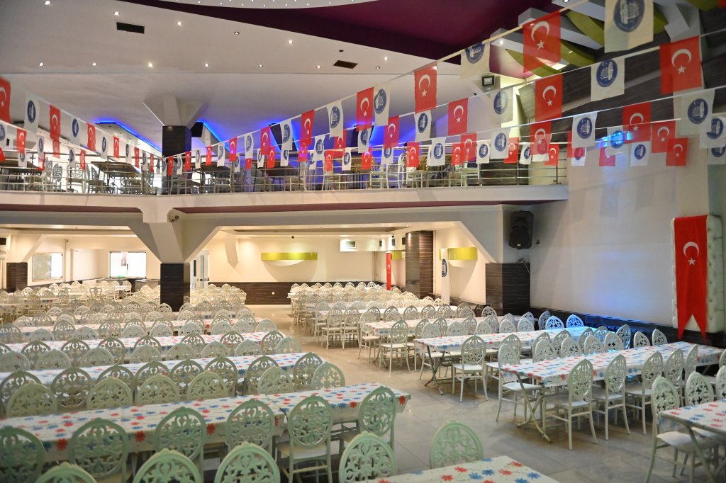 Belediye, İftar Sofrası kurdu