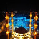 Belediyeden Akşemseddin Camisi’ne dijital mahya 