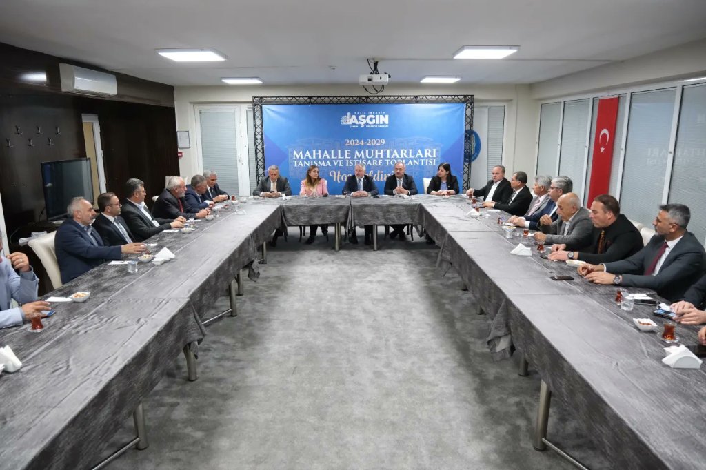 Başkan Aşgın muhtarlarla bir araya geldi