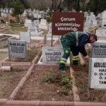 Mezarlıklar bayrama hazırlanıyor
