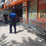 Belediye, kaldırım işgali yapan esnafı uyardı