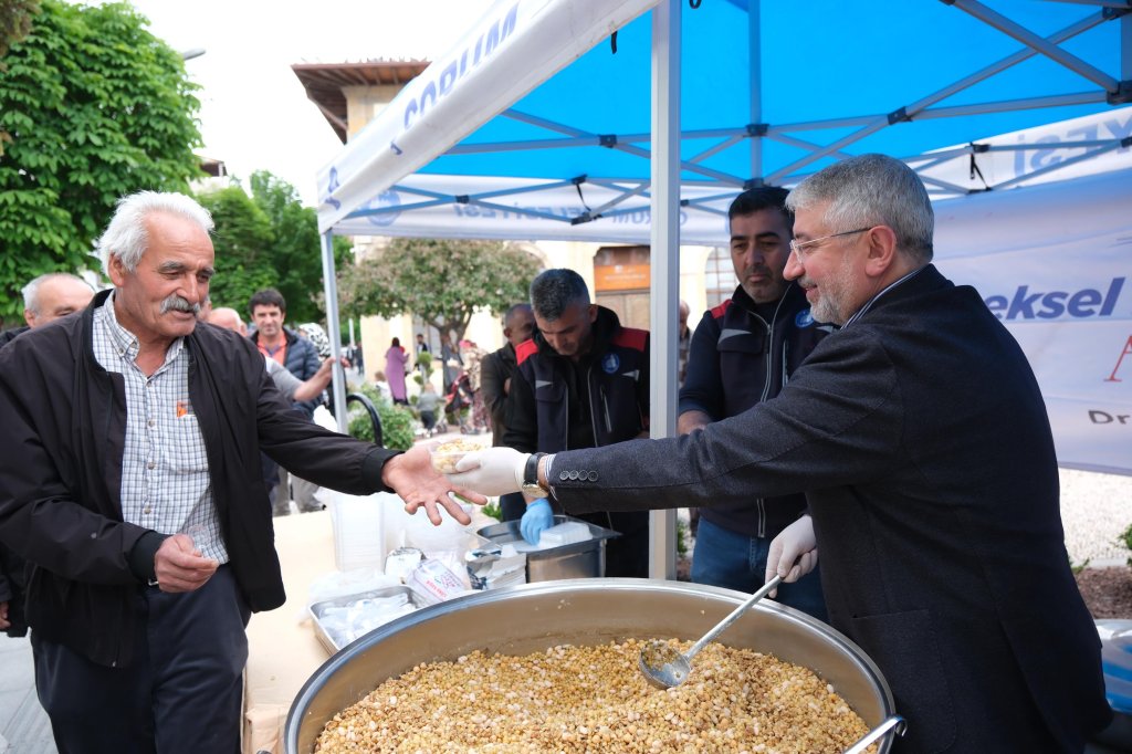 Çorum Belediyesi’nden hedik ikramı