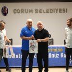 Belediyeden Antrenörlere Malzeme Desteği