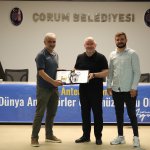 Belediyeden Antrenörlere Malzeme Desteği