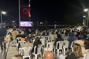 Açık Hava Sineması’na Yoğun İlgi