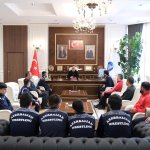 Azerbaycanlı güreşçilerden Başkan Aşgın’a ziyaret