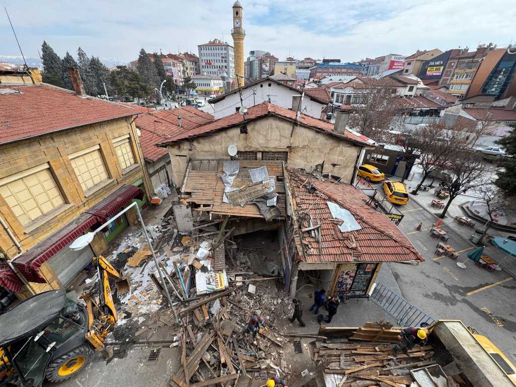 Tarihi Meydan yeni bir siluet kazanıyor