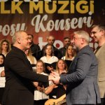 THM konserine türkü severlerden yoğun ilgi