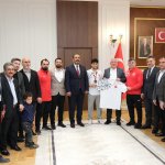 Avrupa Üçüncüsü Güreşçiye Coşkulu Karşılama