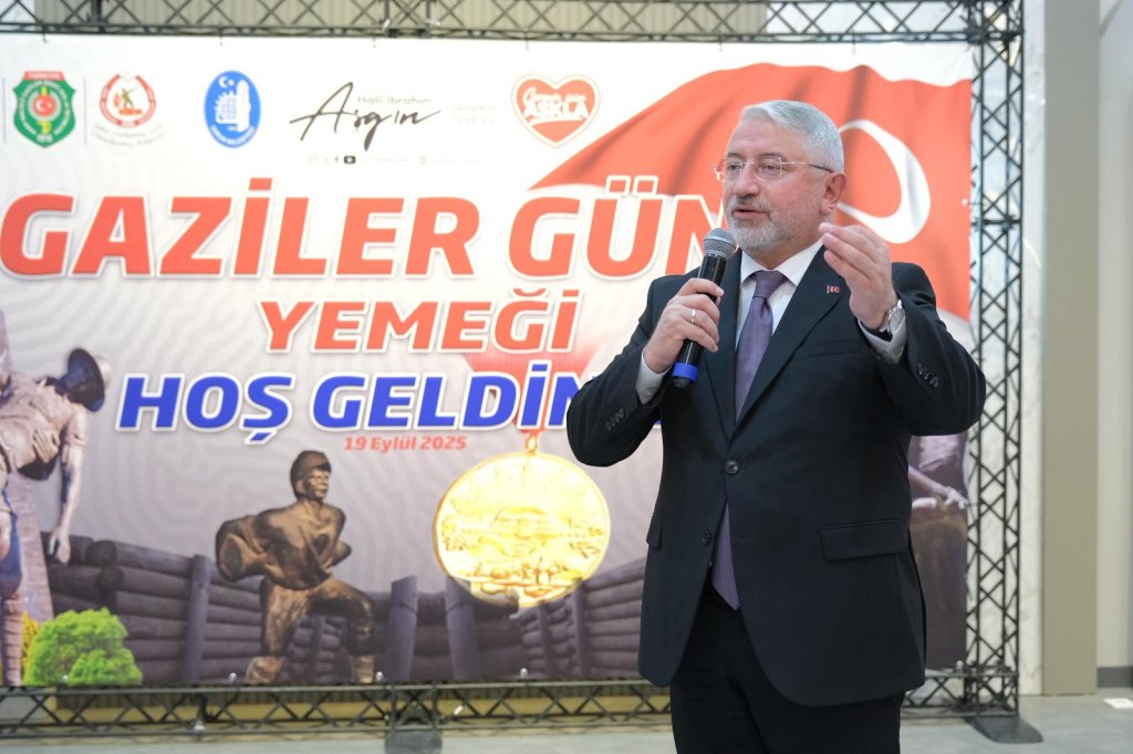 Gaziler Günü Dolayısıyla Yemek Düzenledi