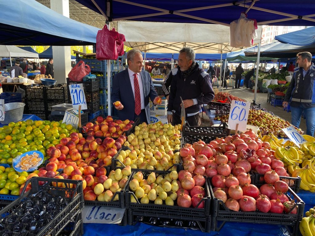 Semt Pazarlarında Kararlı Denetimler Sürüyor