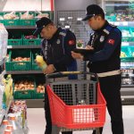 Belediye Zabıta Ekiplerinden Marketlere Sıkı Denetim