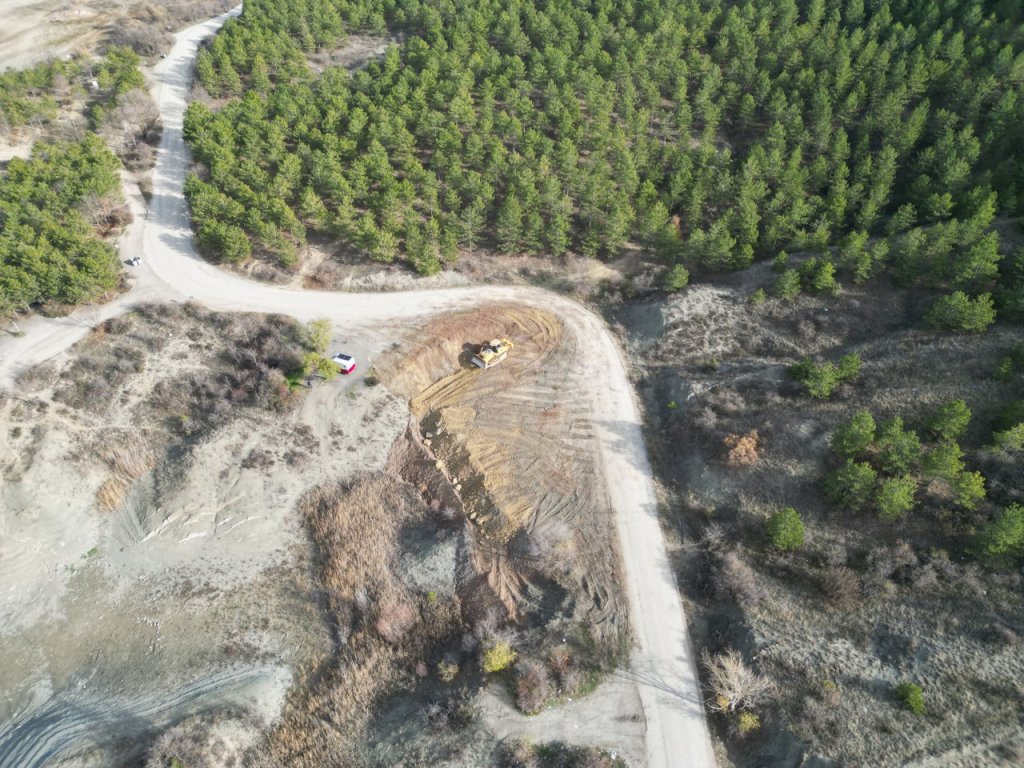Çomar Barajı’nda yol genişletme çalışmaları sürüyor