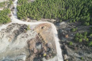 Çomar Barajı’nda yol genişletme çalışmaları sürüyor