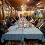 Kitap Fuarına katkı sunan iş insanlarına plaket