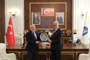 Pakistan Büyükelçisi Başkan Aşgın’ı ziyaret etti