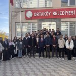 Üniversiteli Gençler Ortaköy’ü Gezdi