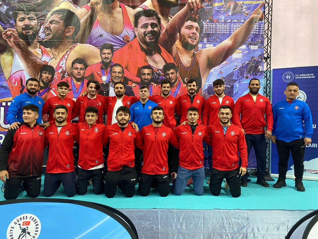 Belediyesporlu Güreşçiler Ankara’da Esti 