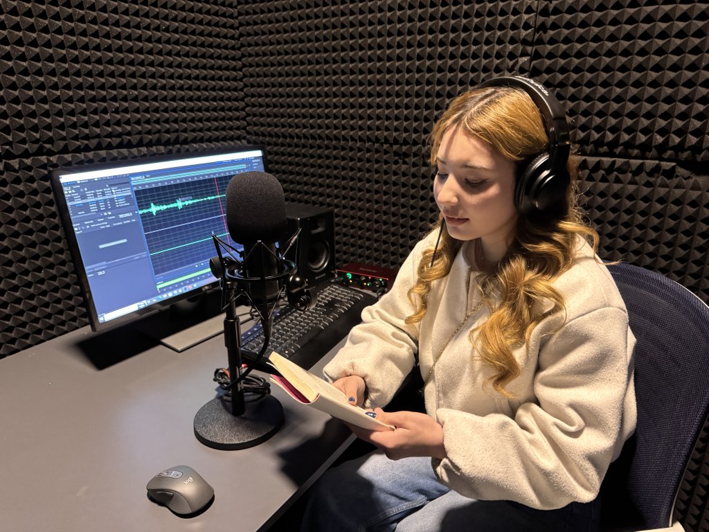 Öğrenciler Sesli Kütüphaneyi Ziyaret Etti