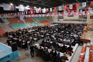 Belediyenin İftar Sofrasında İlk Oruç Açıldı