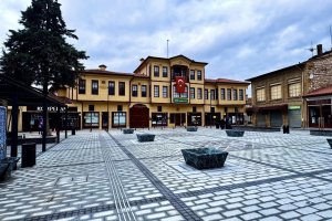 “Han Önü Meydanı” Resmen İsimlendirildi