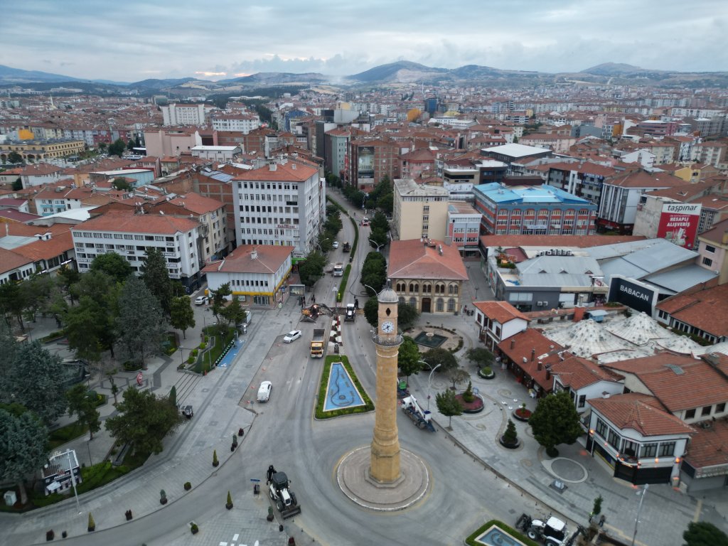 GAZİ CADDESİ'NDE YOL BAKIM ÇALIŞMASI YAPILACAK 