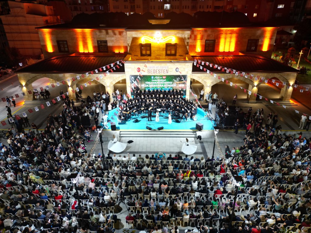 YAZA MERHABA KONSERİ’NDE TÜRKÜ DOLU GECE